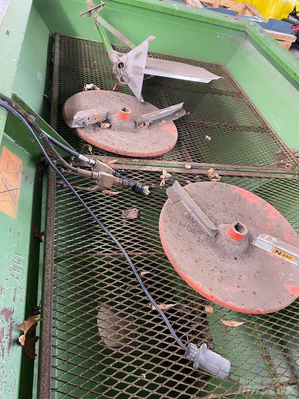 Amazone ZA-U 1001 ミネラル散布機