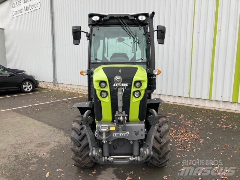 CLAAS NEXOS 240 M トラクター