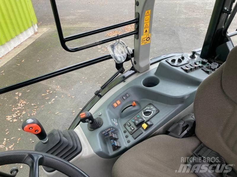 CLAAS NEXOS 240 M トラクター