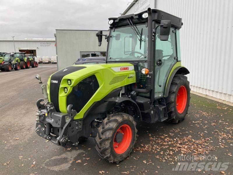 CLAAS NEXOS 240 M トラクター