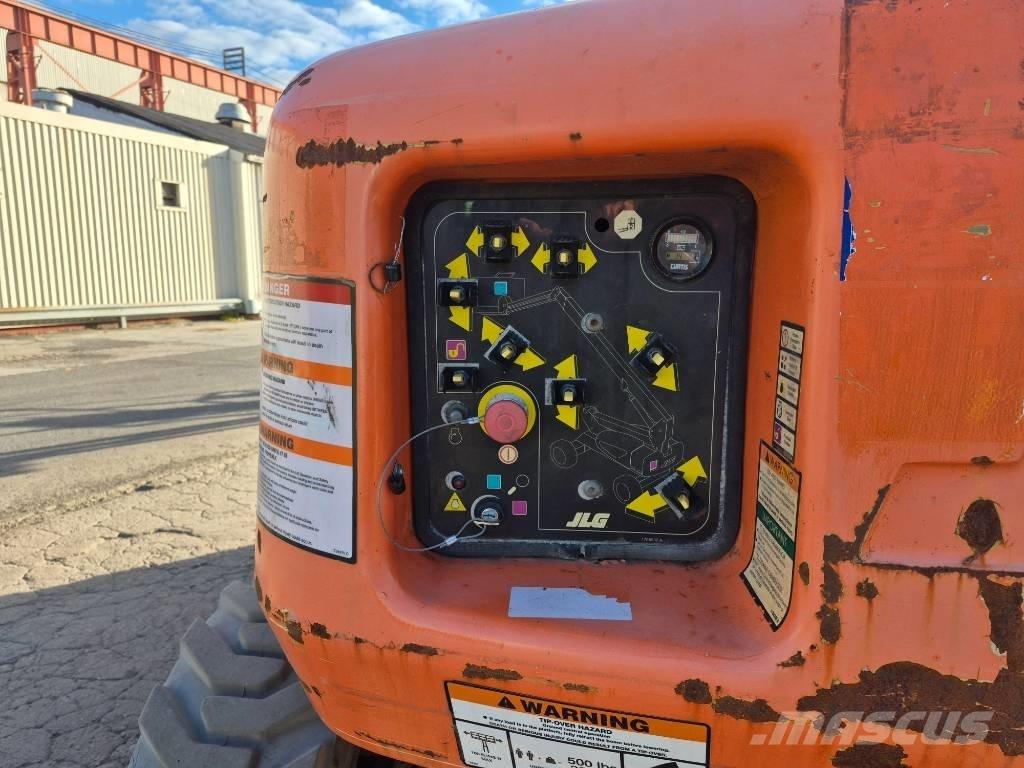 JLG M 600 JP ブームリフト　屈伸型