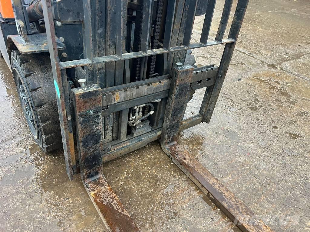 Doosan D 30 GP ディーゼル・軽油