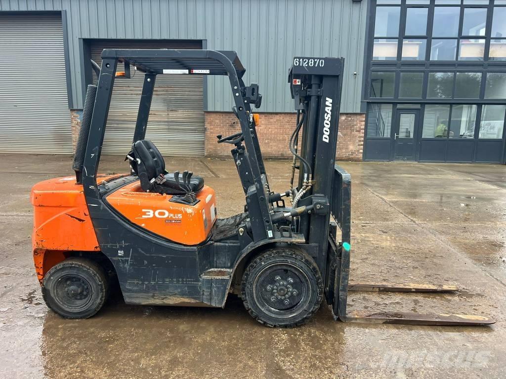 Doosan D 30 GP ディーゼル・軽油