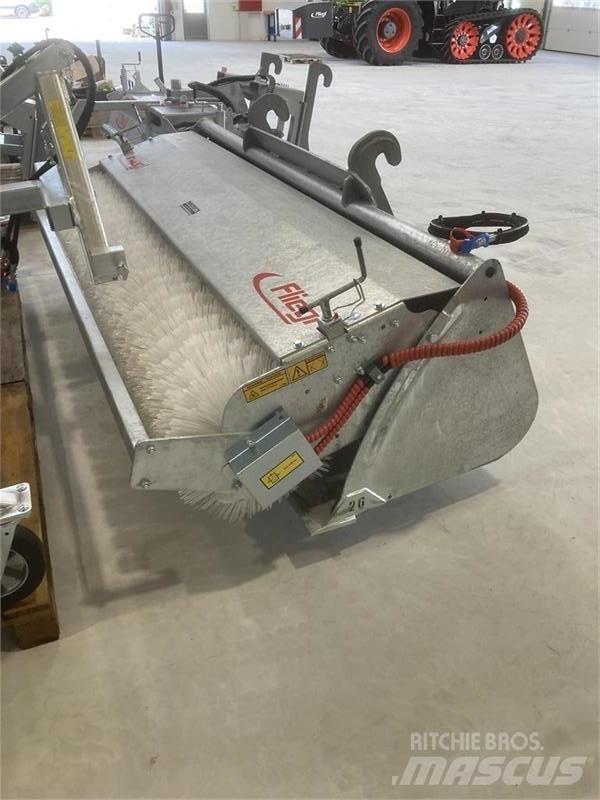 Fliegl Power Pro 260 路面清掃機