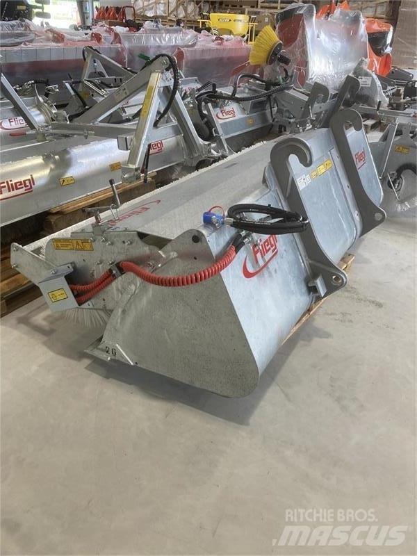 Fliegl Power Pro 260 路面清掃機