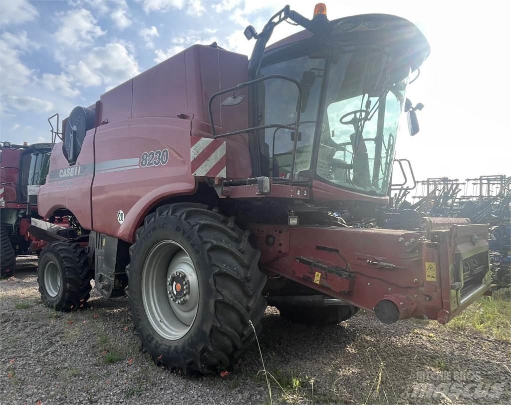 Case IH 8230 AF コンバイン