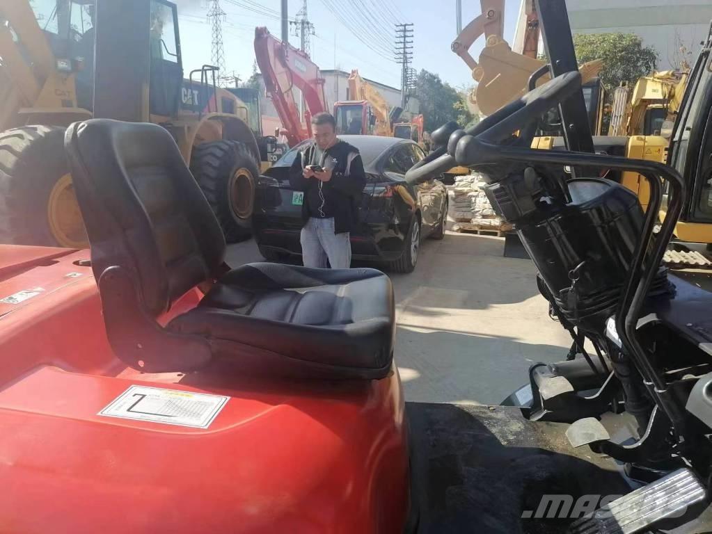 Toyota FD 30 ディーゼル・軽油