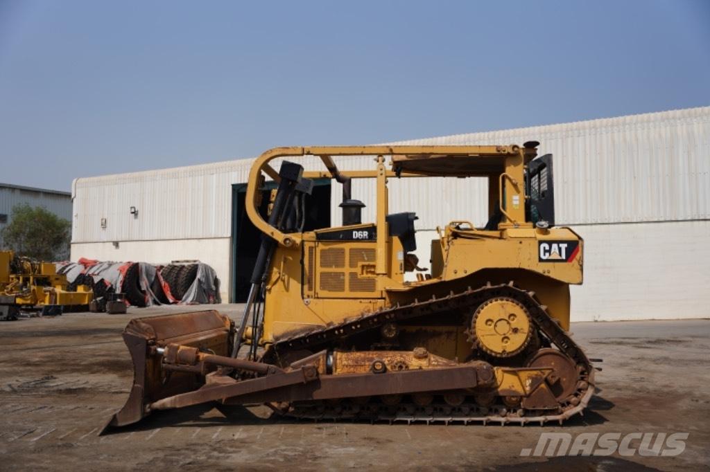 CAT D 6 R ブルドーザー