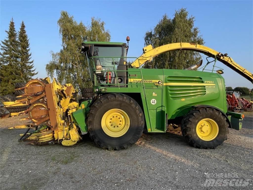 John Deere 7750 自走式フォレージハーベスター