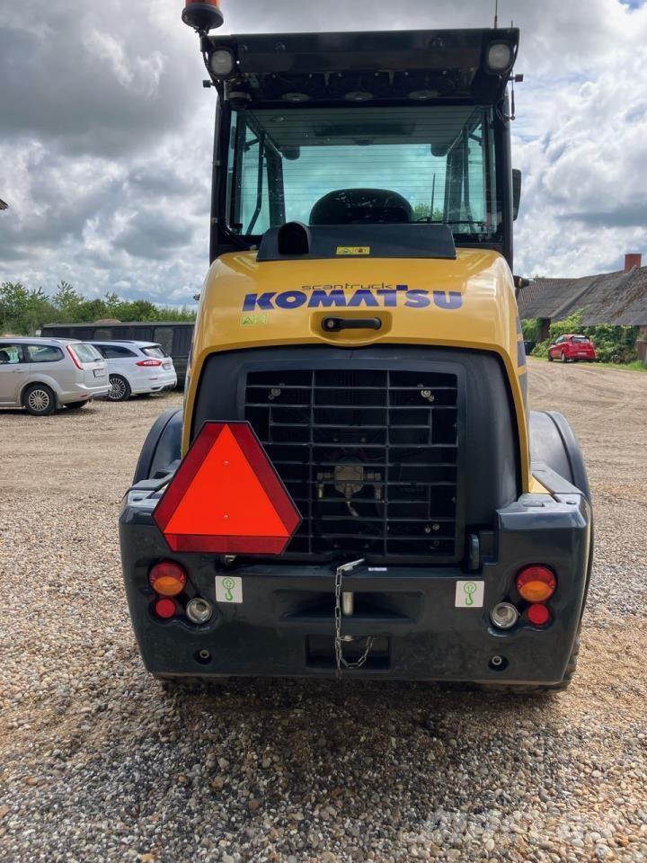 Komatsu WA80M-8EO 多目的ローダー