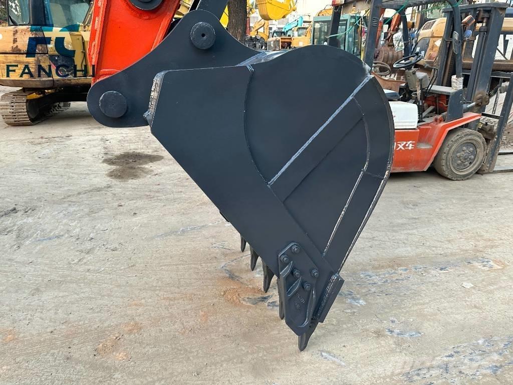 Doosan DX 225 LC 大型油圧ショベル12t以上（パワーショベル・ユンボ）