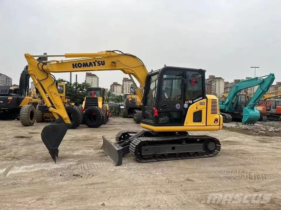 Komatsu PC70-8 中型油圧ショベル 7ｔ-12ｔ（ユンボ・パワーショベル・バックホー）