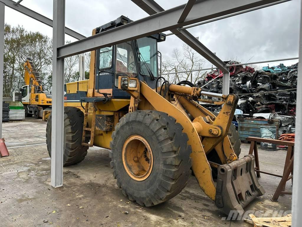 Komatsu WA200 ホイールローダー・タイヤショベル