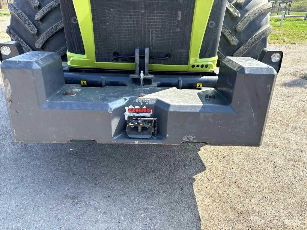CLAAS Xerion 5000 トラクター