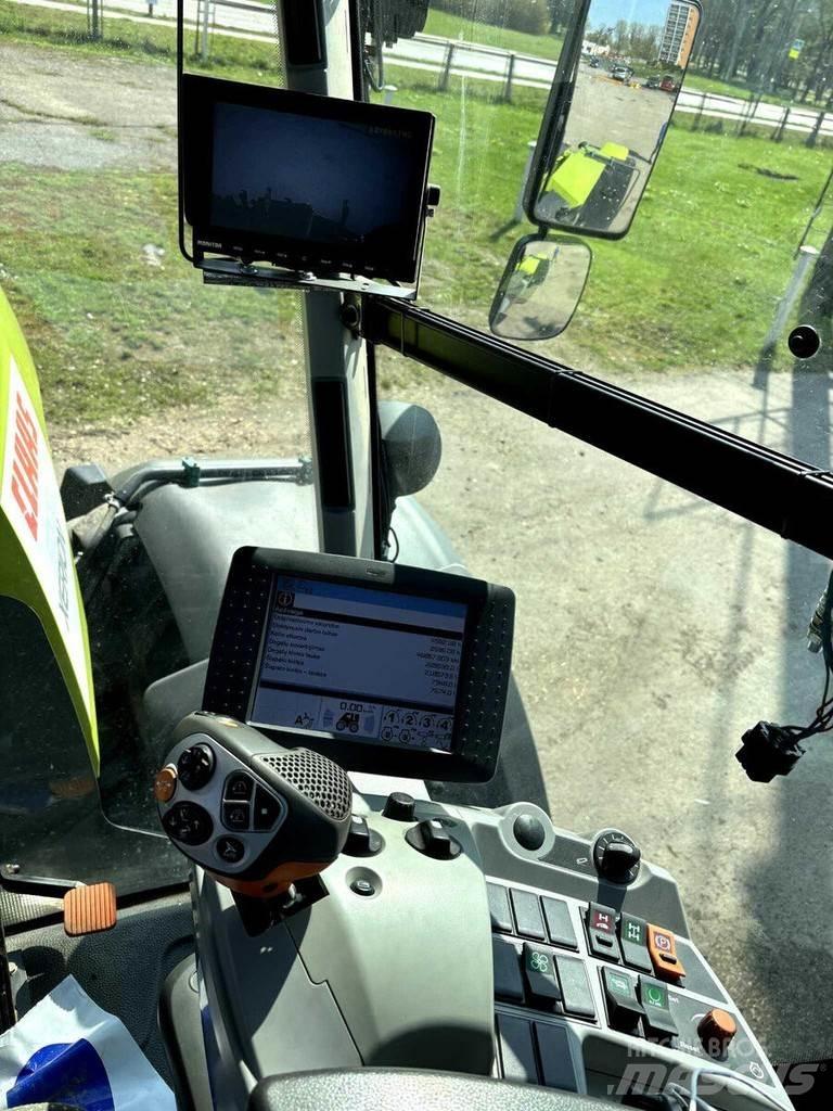 CLAAS Xerion 5000 トラクター