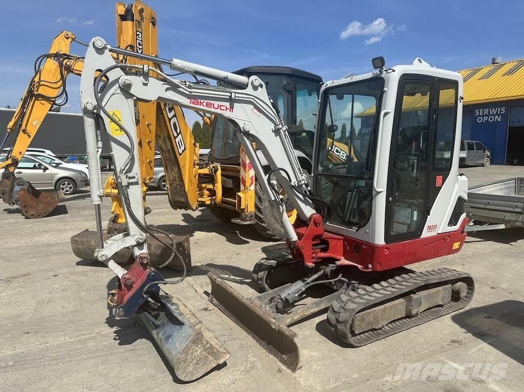 Takeuchi TB225 ミニ油圧ショベル 7t以下（ミニユンボ・ミニディガー）