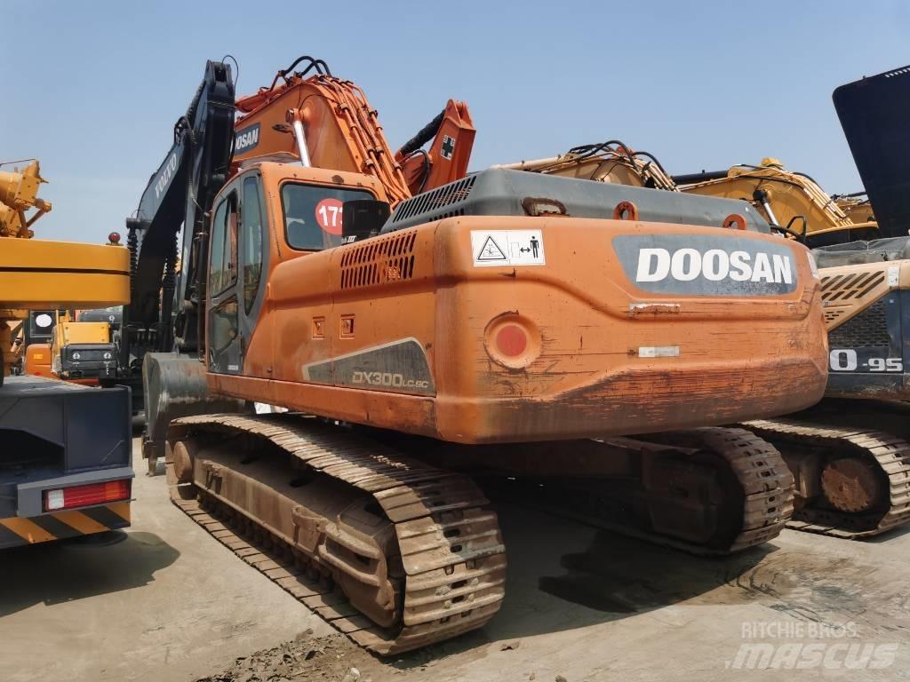 Doosan DX 300 LC 大型油圧ショベル12t以上（パワーショベル・ユンボ）