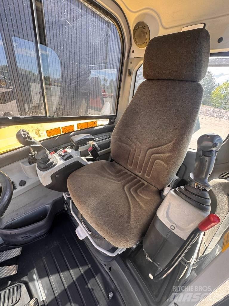 Wacker Neuson 6503 ホイール式油圧ショベル（パワーショベル・ユンボ・バックホー）
