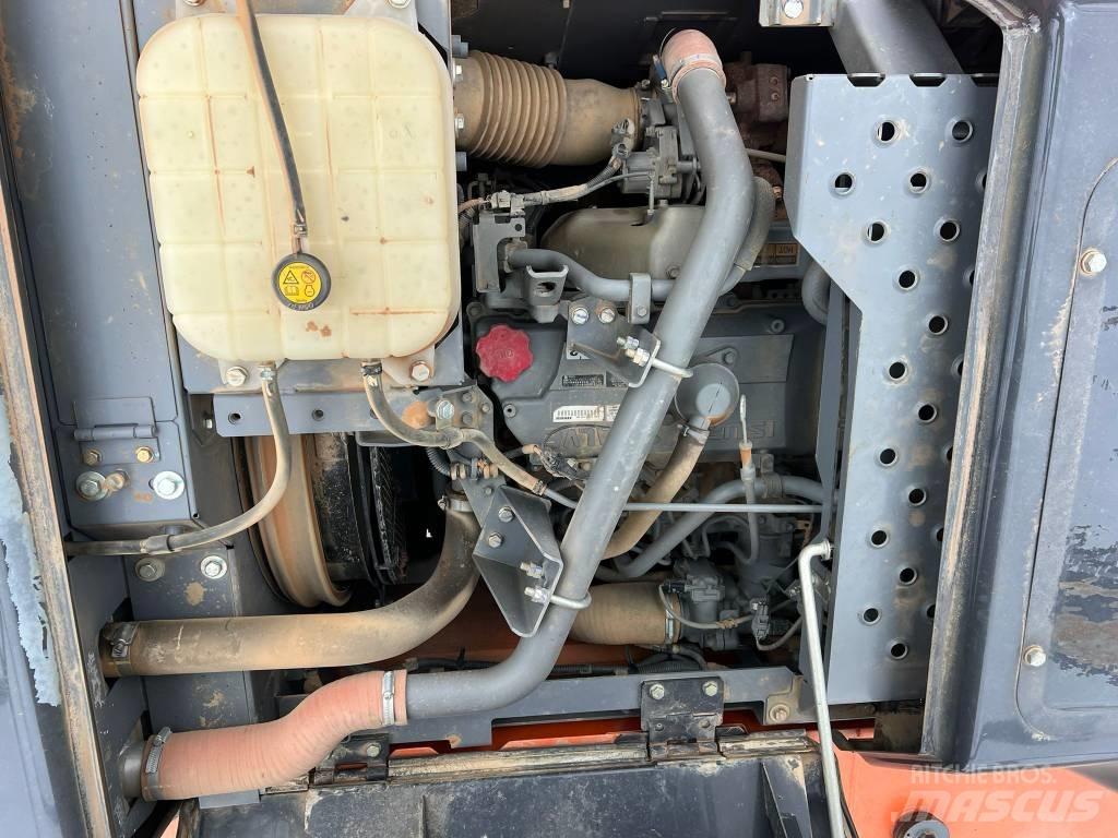 Hitachi ZX 210 LC-6 大型油圧ショベル12t以上（パワーショベル・ユンボ）