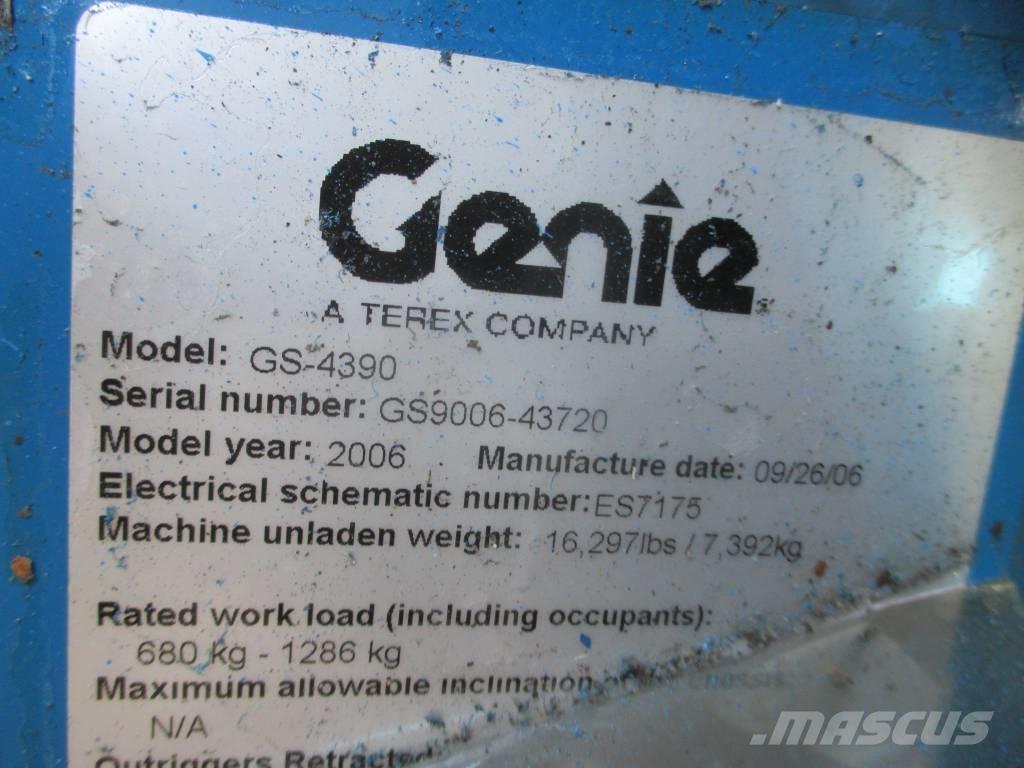 Genie GS 4390 RT シザースリフト