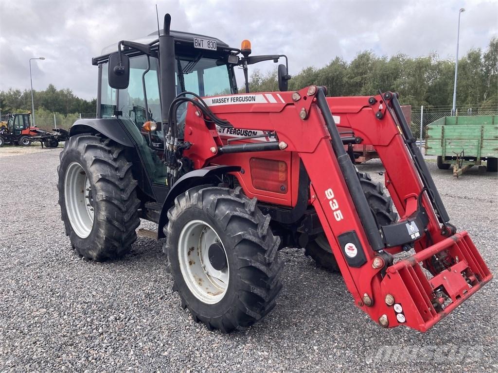 Massey Ferguson 4435 トラクター