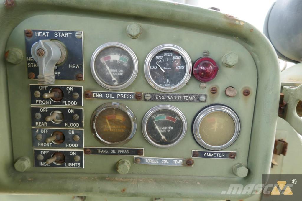 CAT D7F Ex-army ブルドーザー