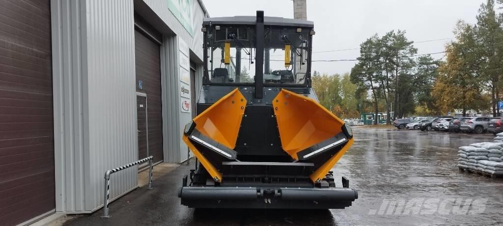 ABG 6820 アスファルトフィニッシャ