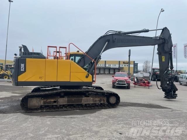 Volvo EC 250 EL 大型油圧ショベル12t以上（パワーショベル・ユンボ）