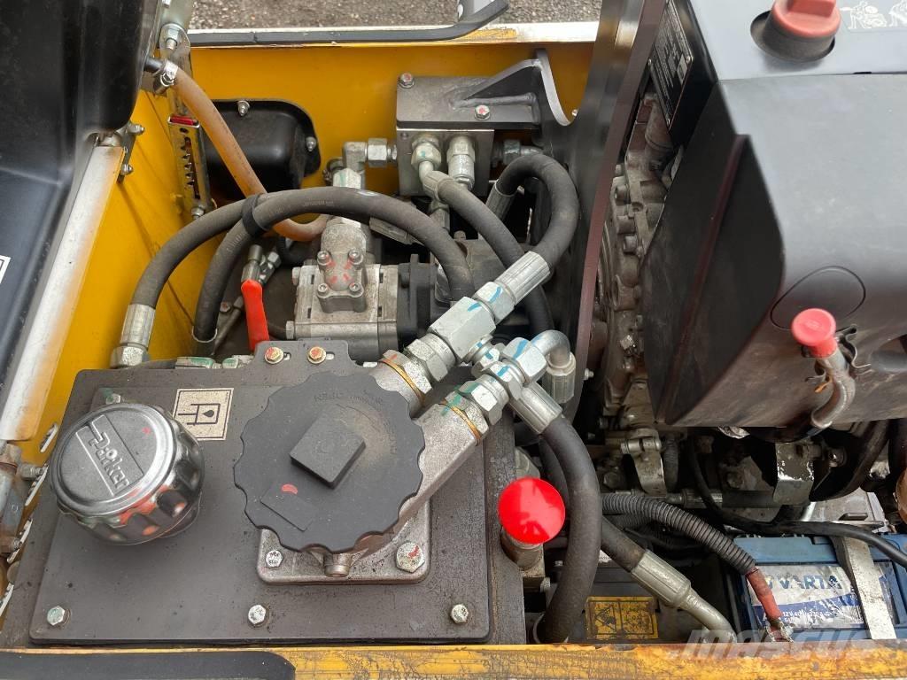 Mecalac MBR 71 振動ローラ