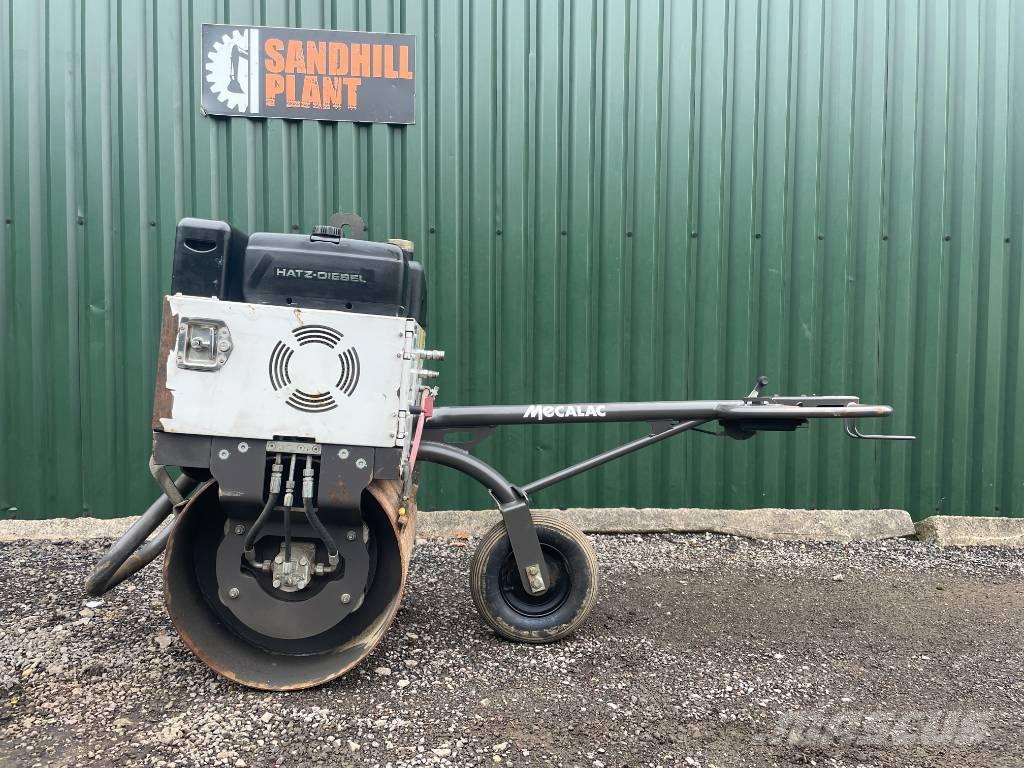 Mecalac MBR 71 振動ローラ