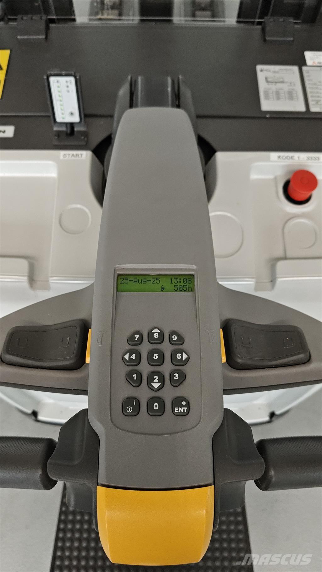 Atlet PSP160 自走式スタッカー