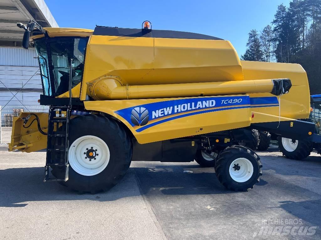 New Holland TC 4.90 コンバイン