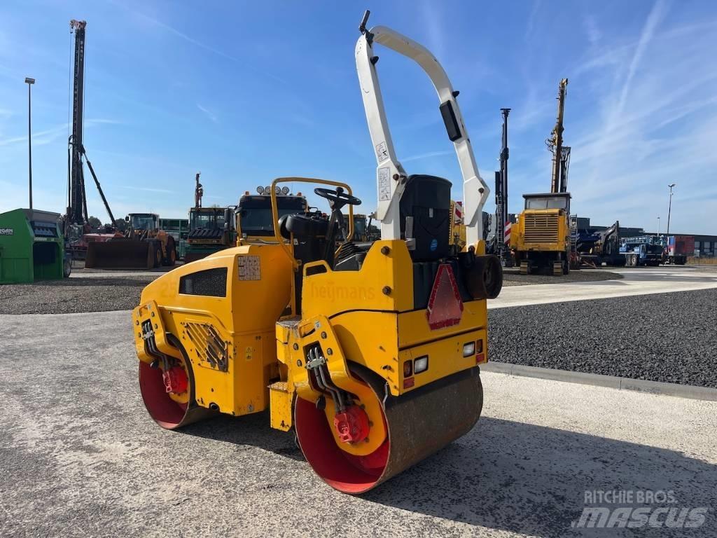 Bomag BW 100 AD-4 タンデムローラ