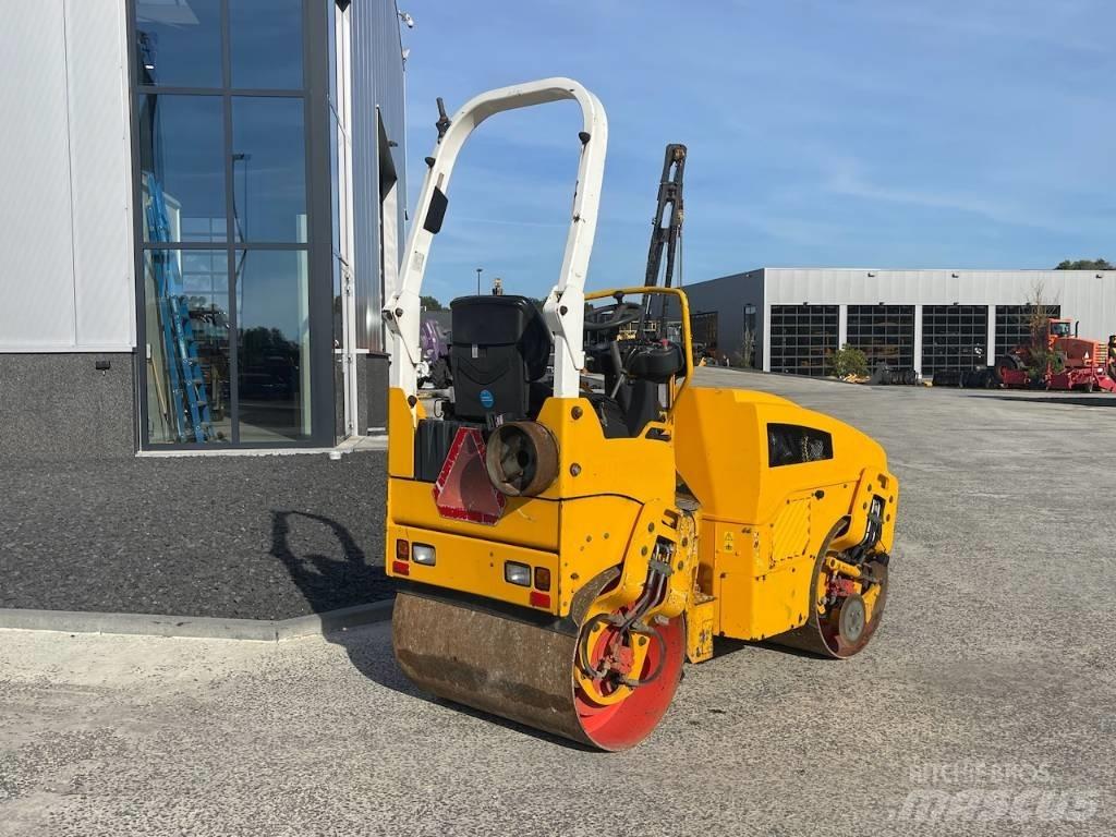 Bomag BW 100 AD-4 タンデムローラ