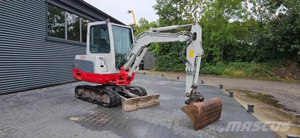 Takeuchi TB228 ミニ油圧ショベル 7t以下（ミニユンボ・ミニディガー）
