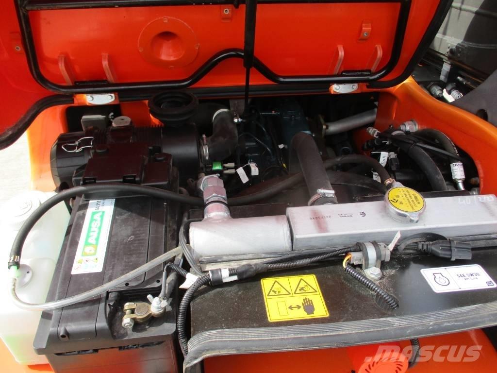 Ausa T144 H X4 (909) テレスコーピックハンドラー