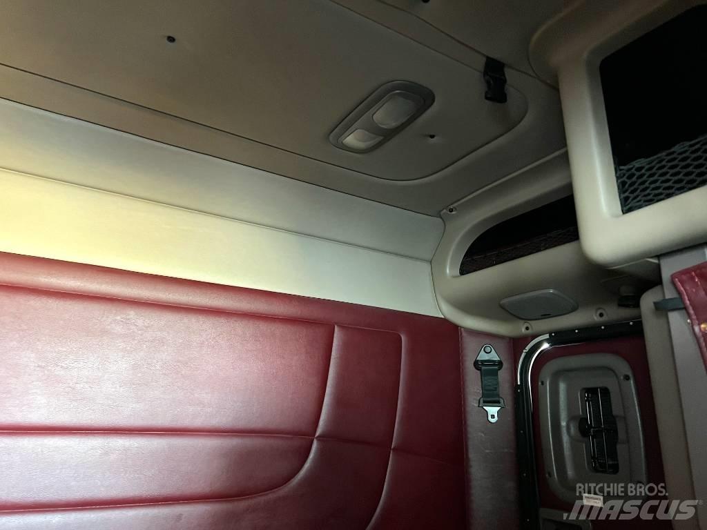 Peterbilt 388 中古トラクターヘッド | トレーラーヘッド