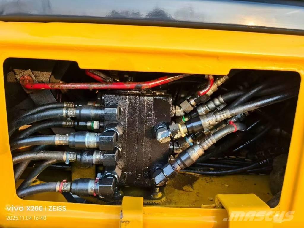 Komatsu PC 40 MR ミニ油圧ショベル 7t以下（ミニユンボ・ミニディガー）