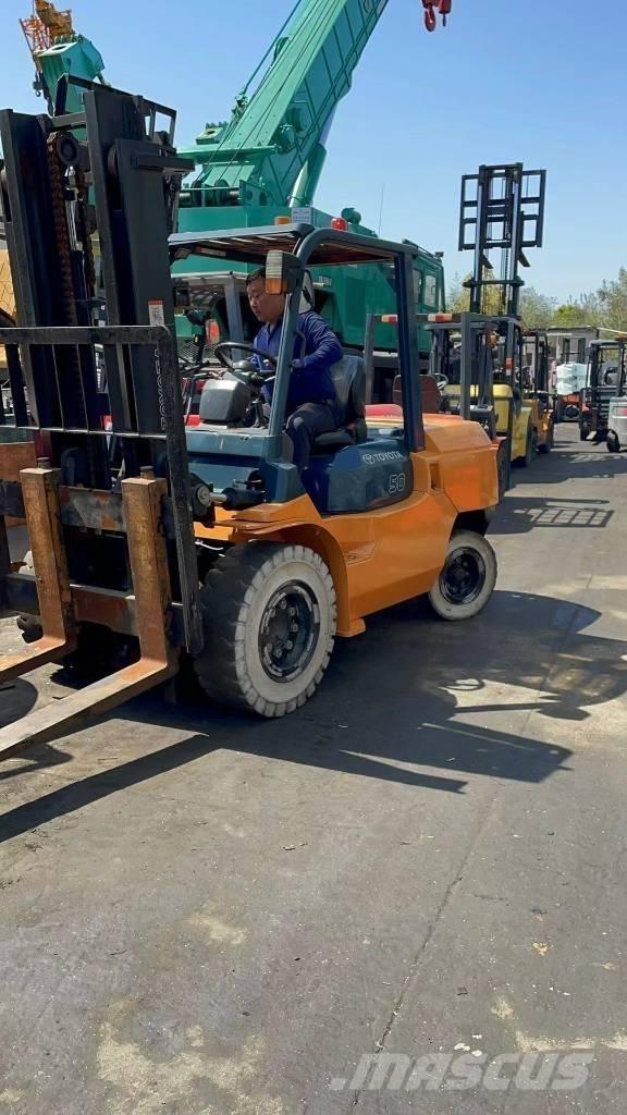 Toyota 5 ton ディーゼル・軽油