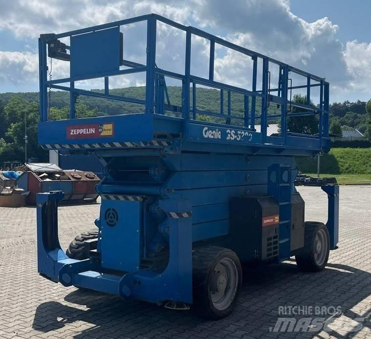 Genie GS 5390 RT シザースリフト