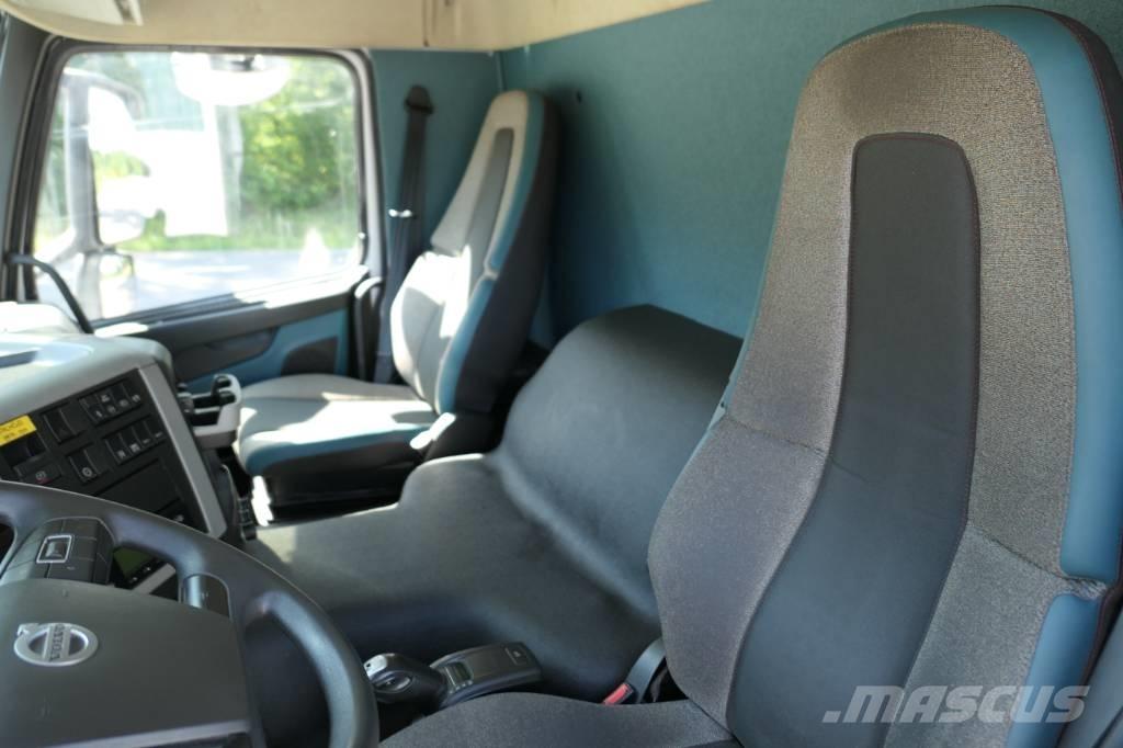 Volvo Fm330 4x2 冷凍冷蔵車