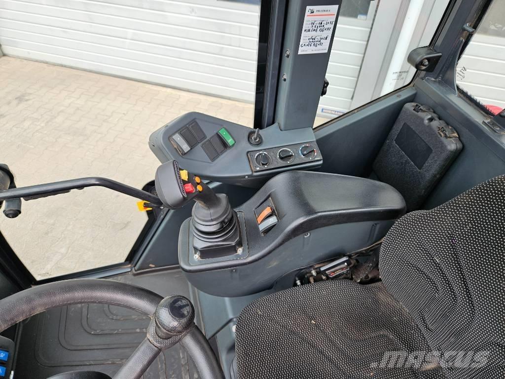 Schäffer 6680Z-II ホイールローダー・タイヤショベル