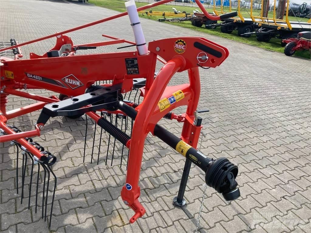 Kuhn GA 4201 スワーサー・ウインドローア