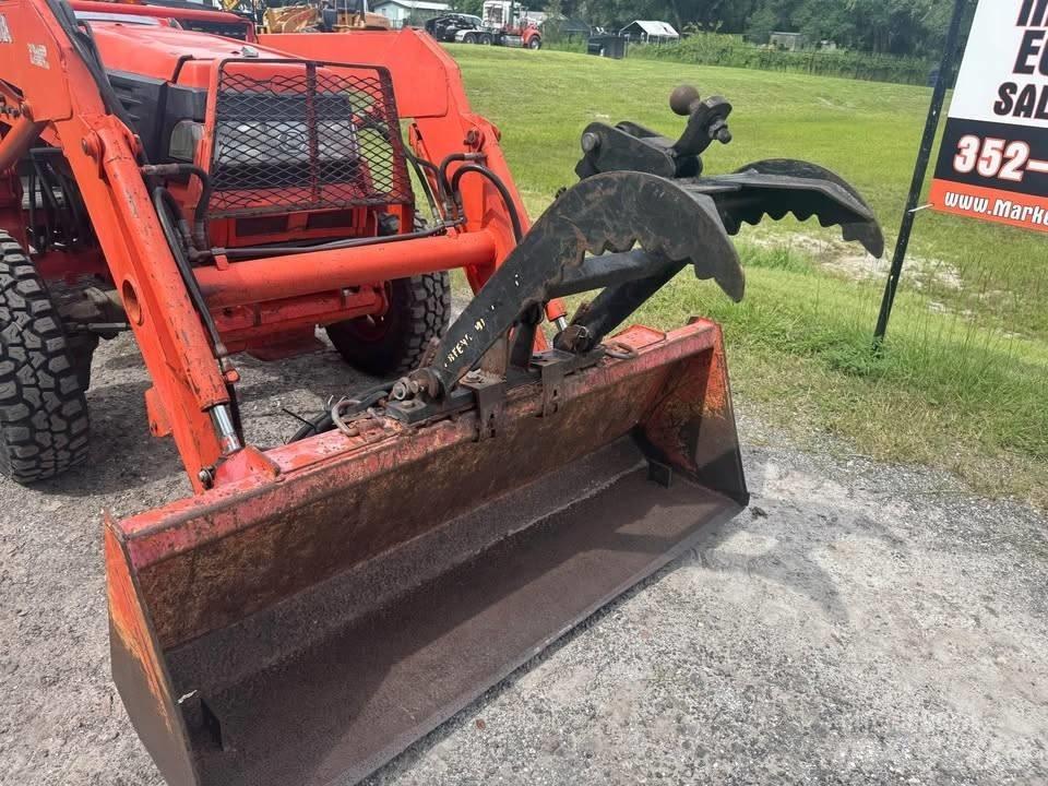 Kubota 3710 トラクター