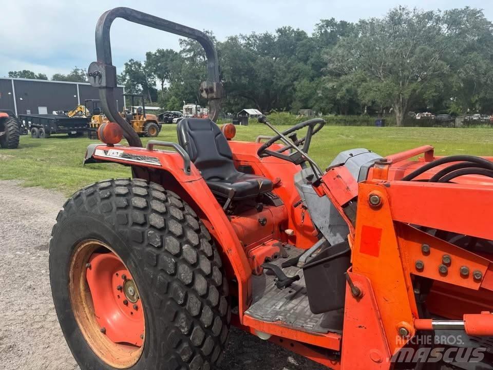 Kubota 3710 トラクター