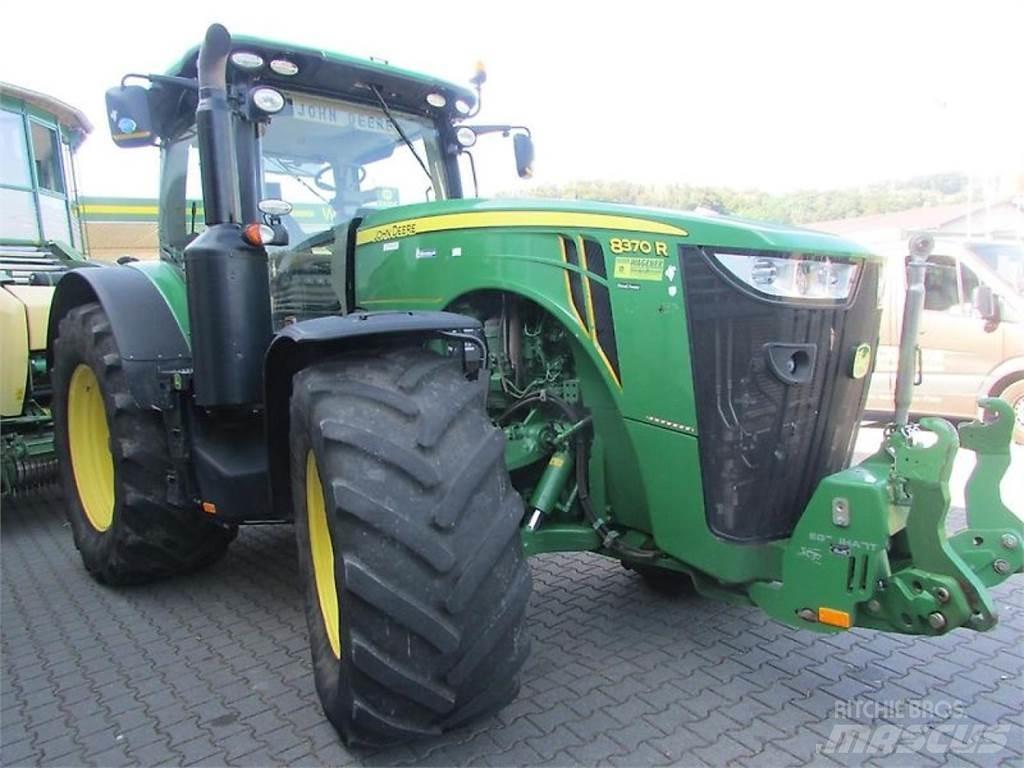 John Deere 8370R トラクター
