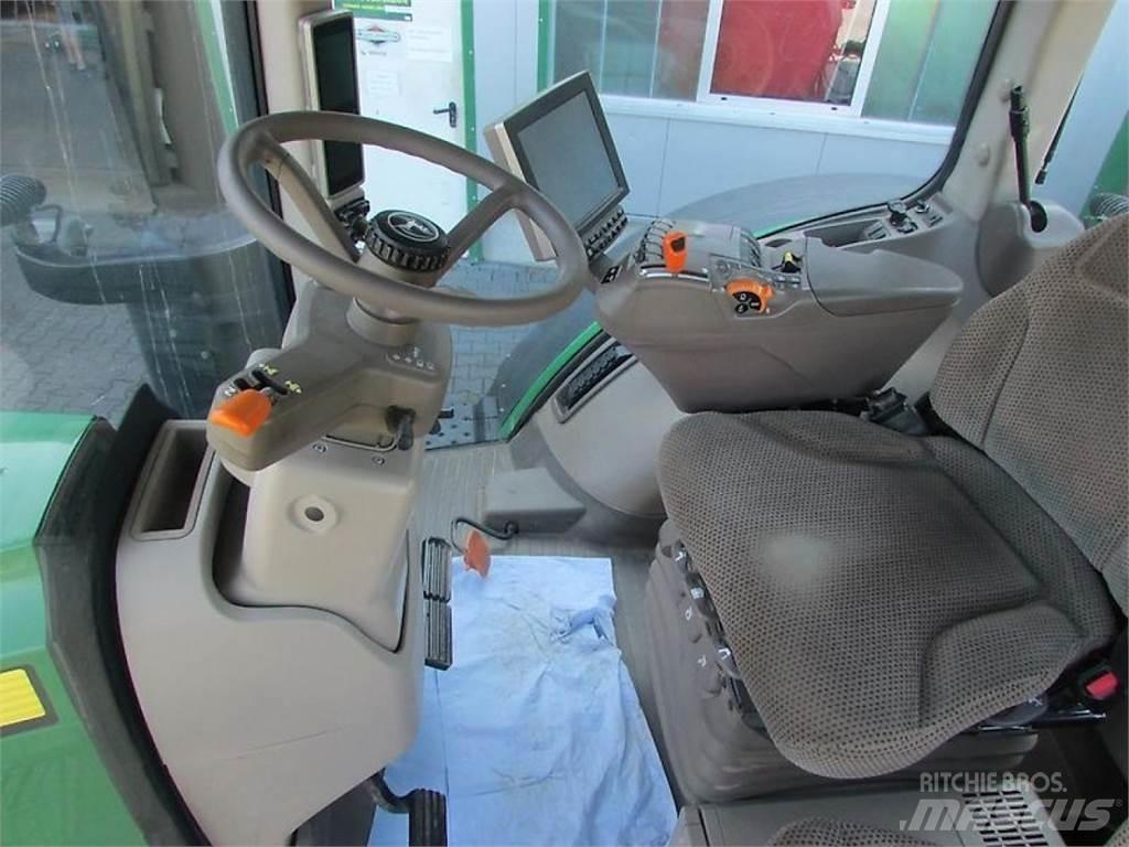 John Deere 8370R トラクター
