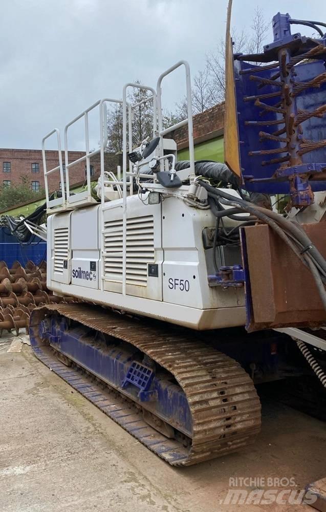 Soilmec SF50 杭打ち機