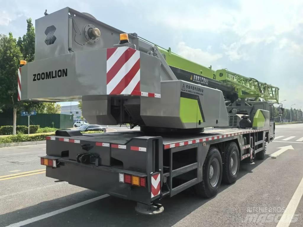 Zoomlion ZCT 251 V ホイスト、ウインチ、エレベーター