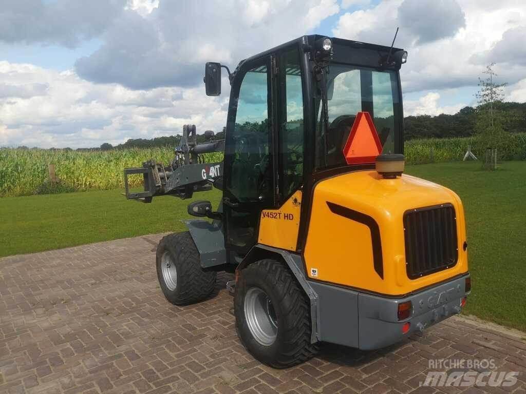GiANT V 452 T HD ホイールローダー・タイヤショベル
